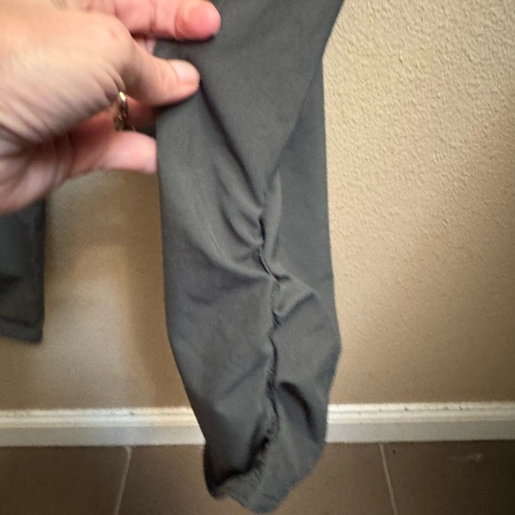 EDDIE BAUER Women's Ruched Capri Hiking Pants Size 12 Gray Travel Stretch - Picture 9 of 14